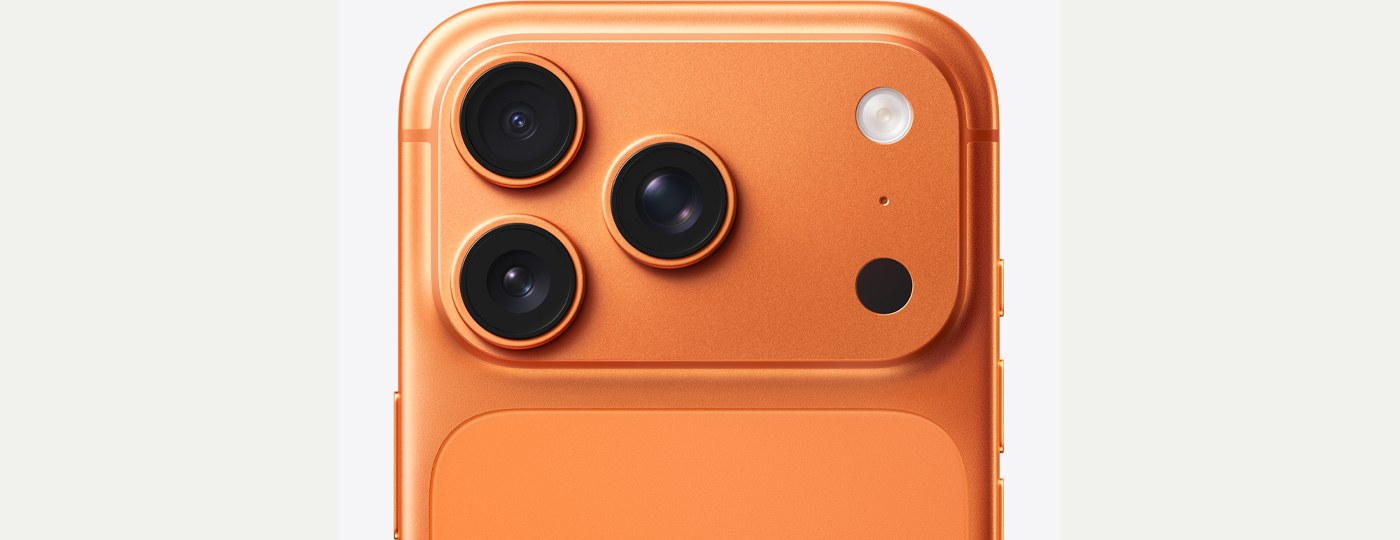 iPhone 17 Pro, Cosmic Orange
